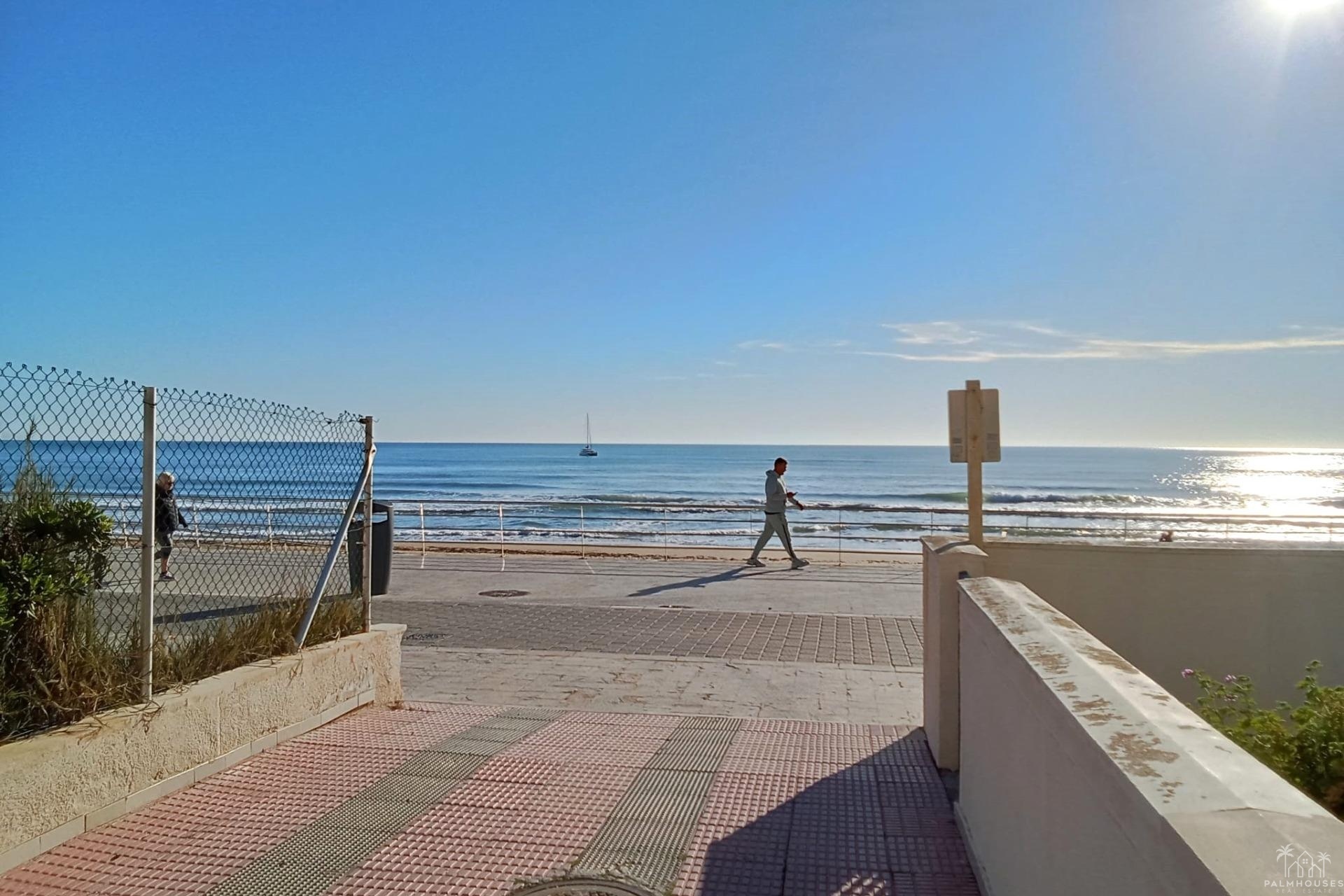 Herverkoop - Appartement - Torrevieja - Playa De La Mata