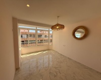 Herverkoop - Appartement - Torrevieja - Playa del Acequión