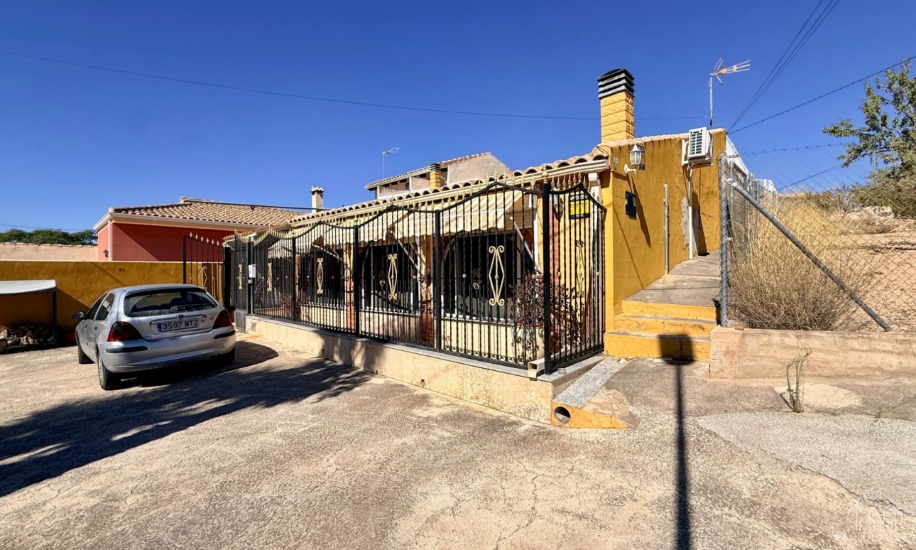 Herverkoop - Cave home - Algueña