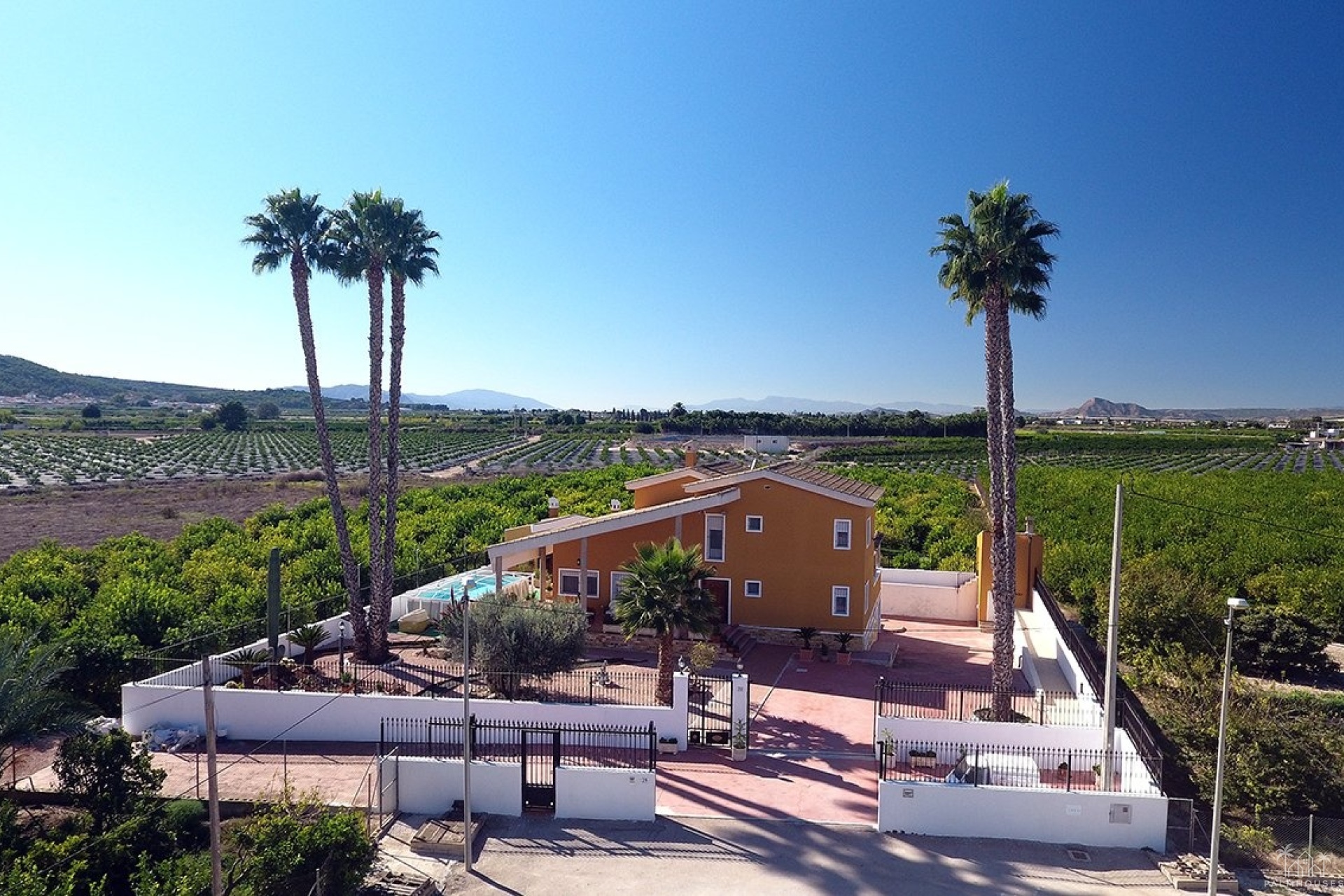 Herverkoop - Finca - Orihuela