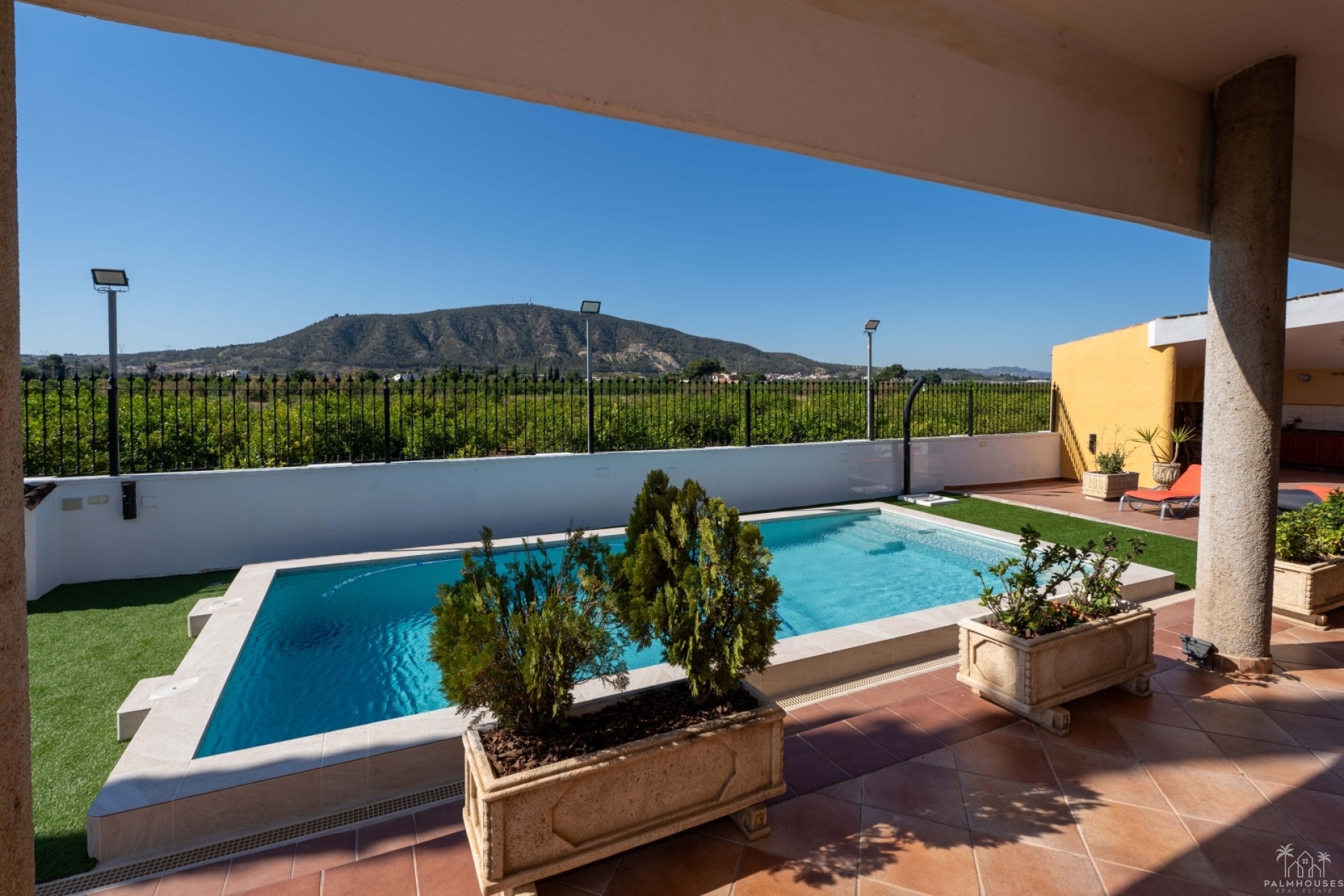 Herverkoop - Finca - Orihuela