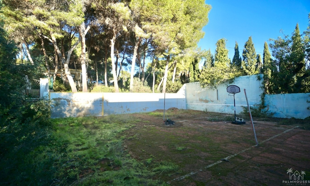 Herverkoop - Plot - Benissa - La Cometa