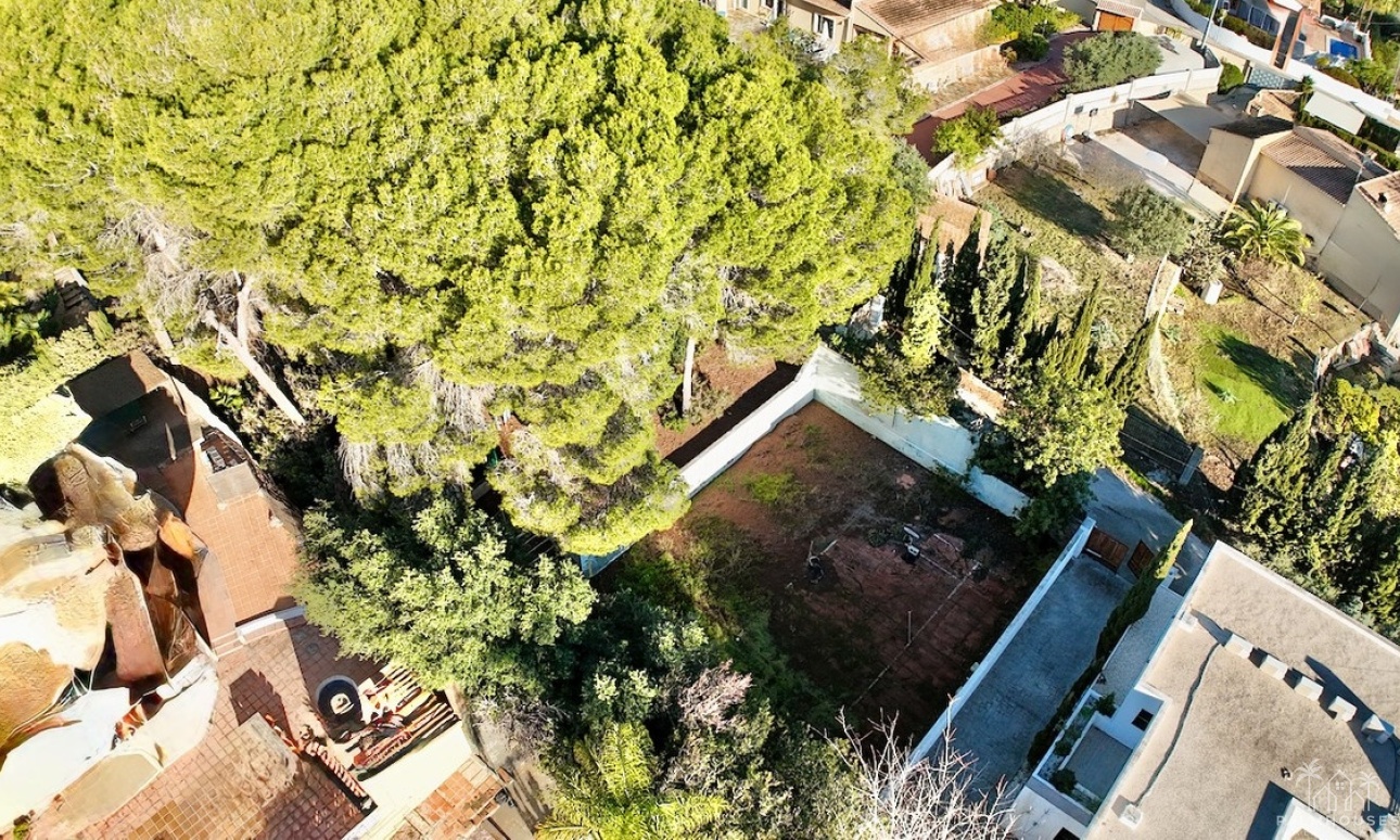 Herverkoop - Plot - Benissa - La Cometa