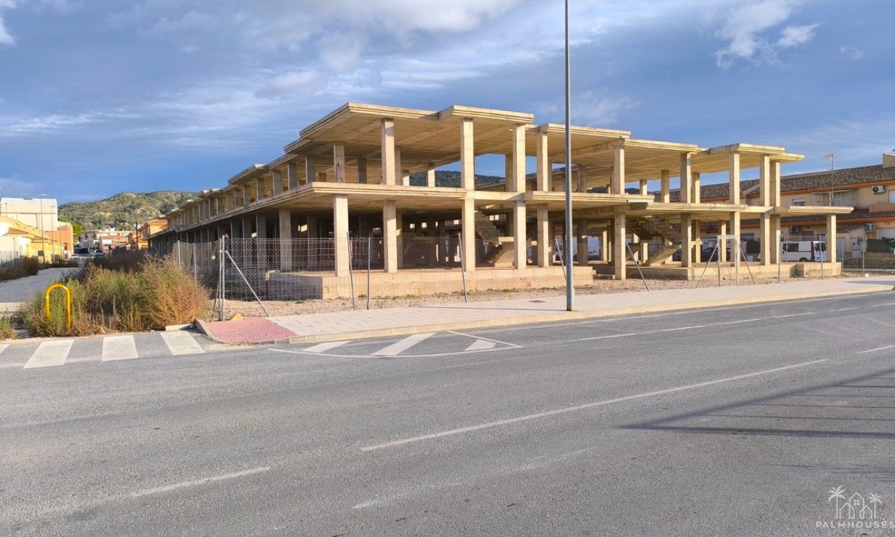 Herverkoop - Plot - Pinoso - Pinoso Centro