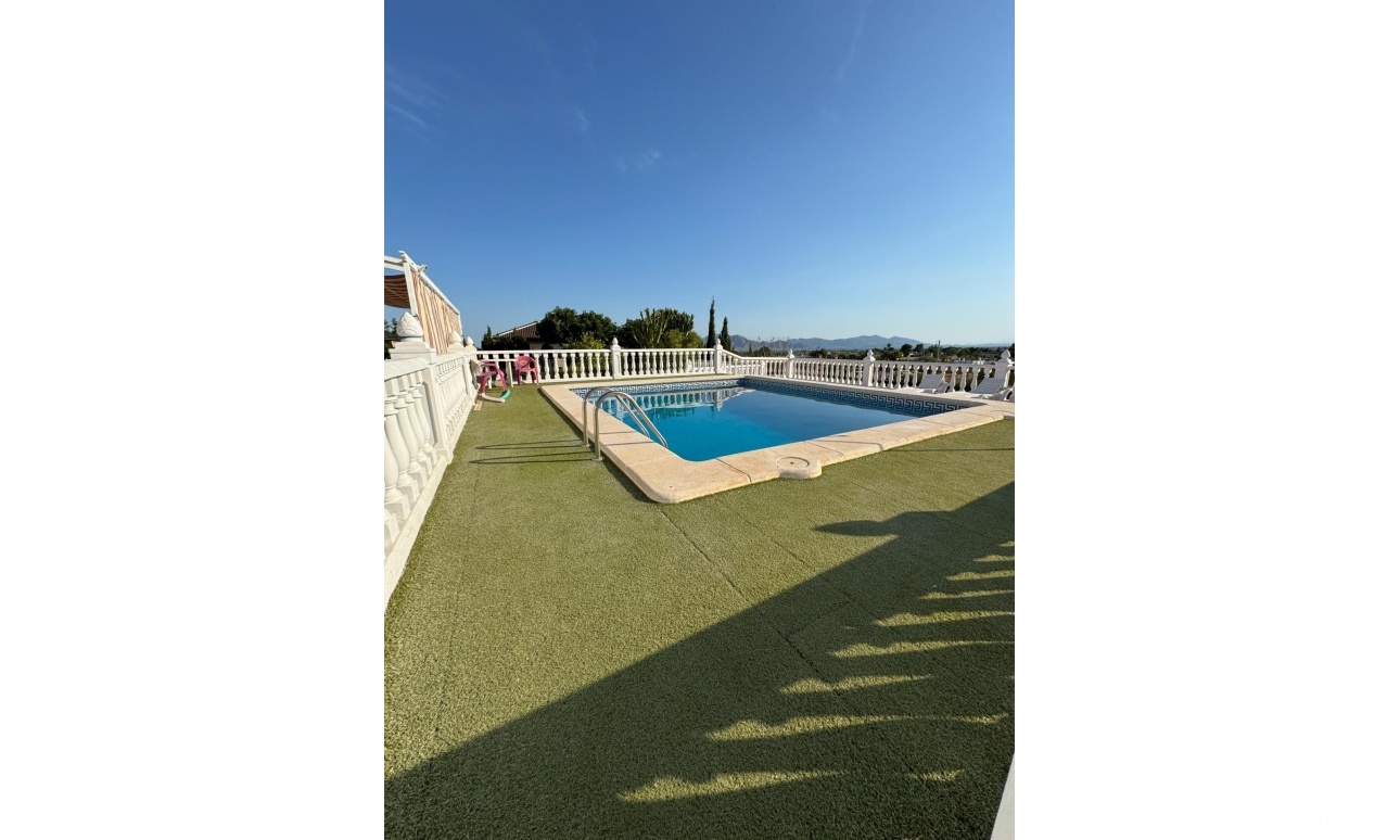 Herverkoop - Villa - Albatera - Partida Lomas