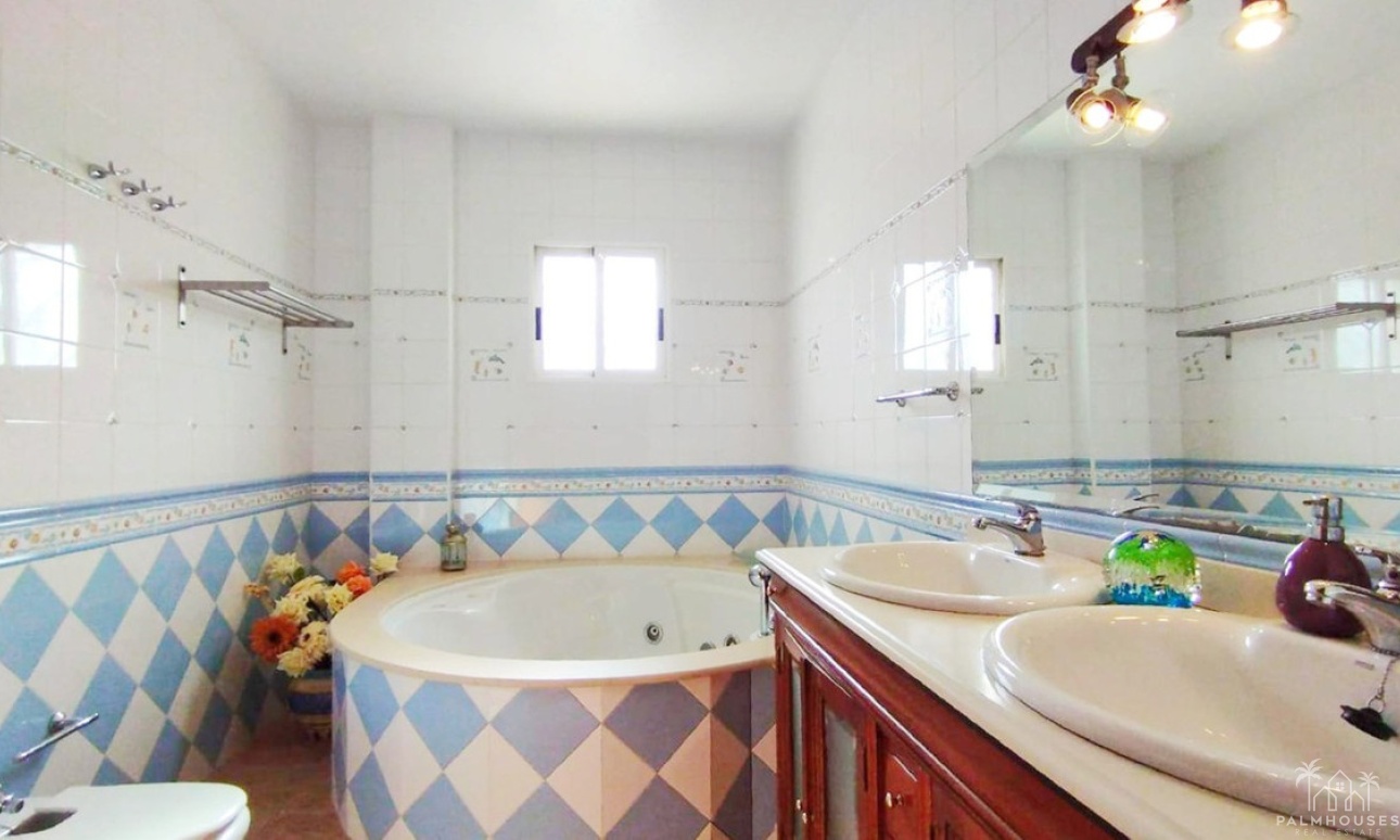 Herverkoop - Villa - Alicante City - La Torreta