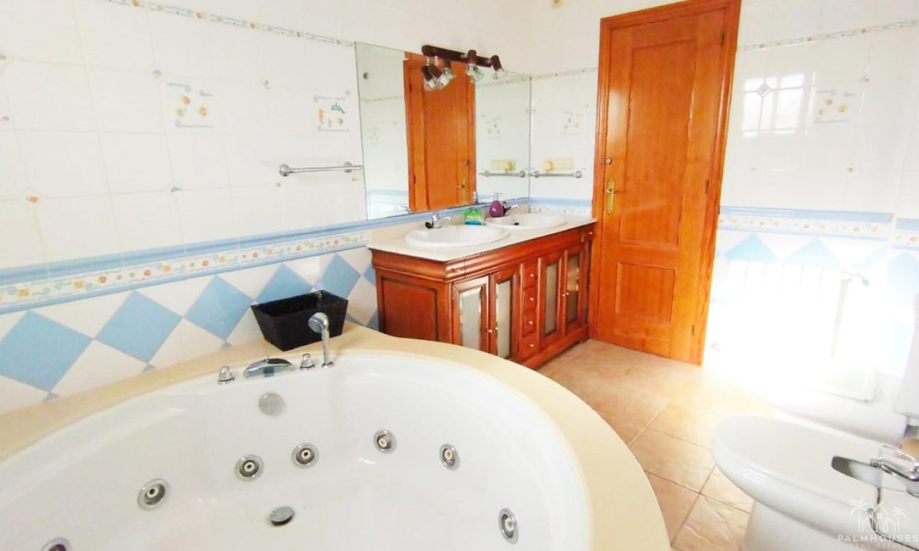 Herverkoop - Villa - Alicante City - La Torreta