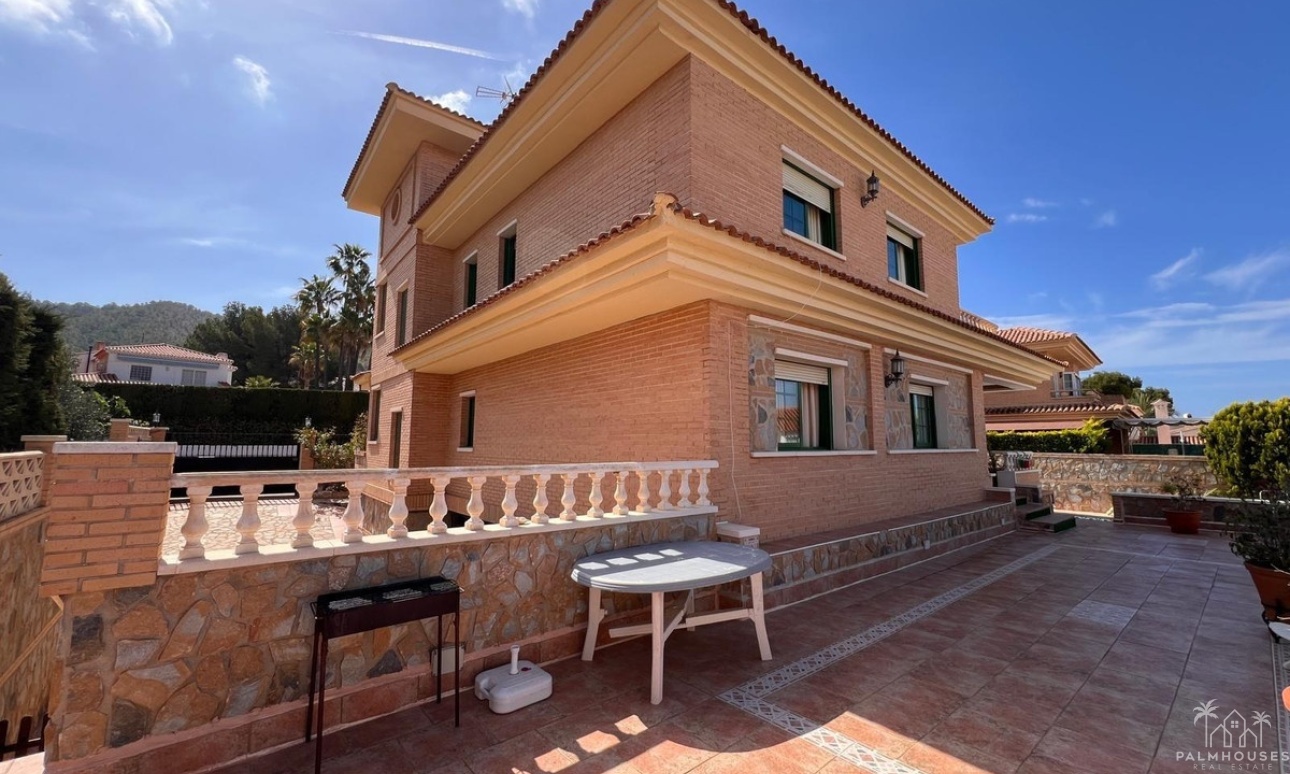 Herverkoop - Villa - Benidorm - Benidorm Centro