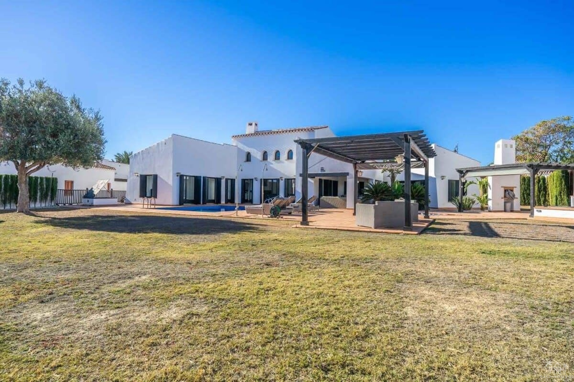 Herverkoop - Villa - El Valle Golf Resort - Inland