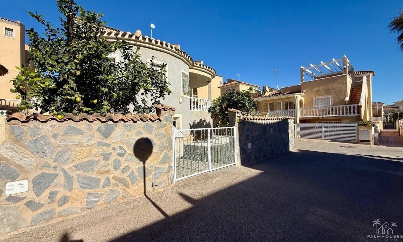 Herverkoop - Villa - Orihuela Costa - Playa Flamenca