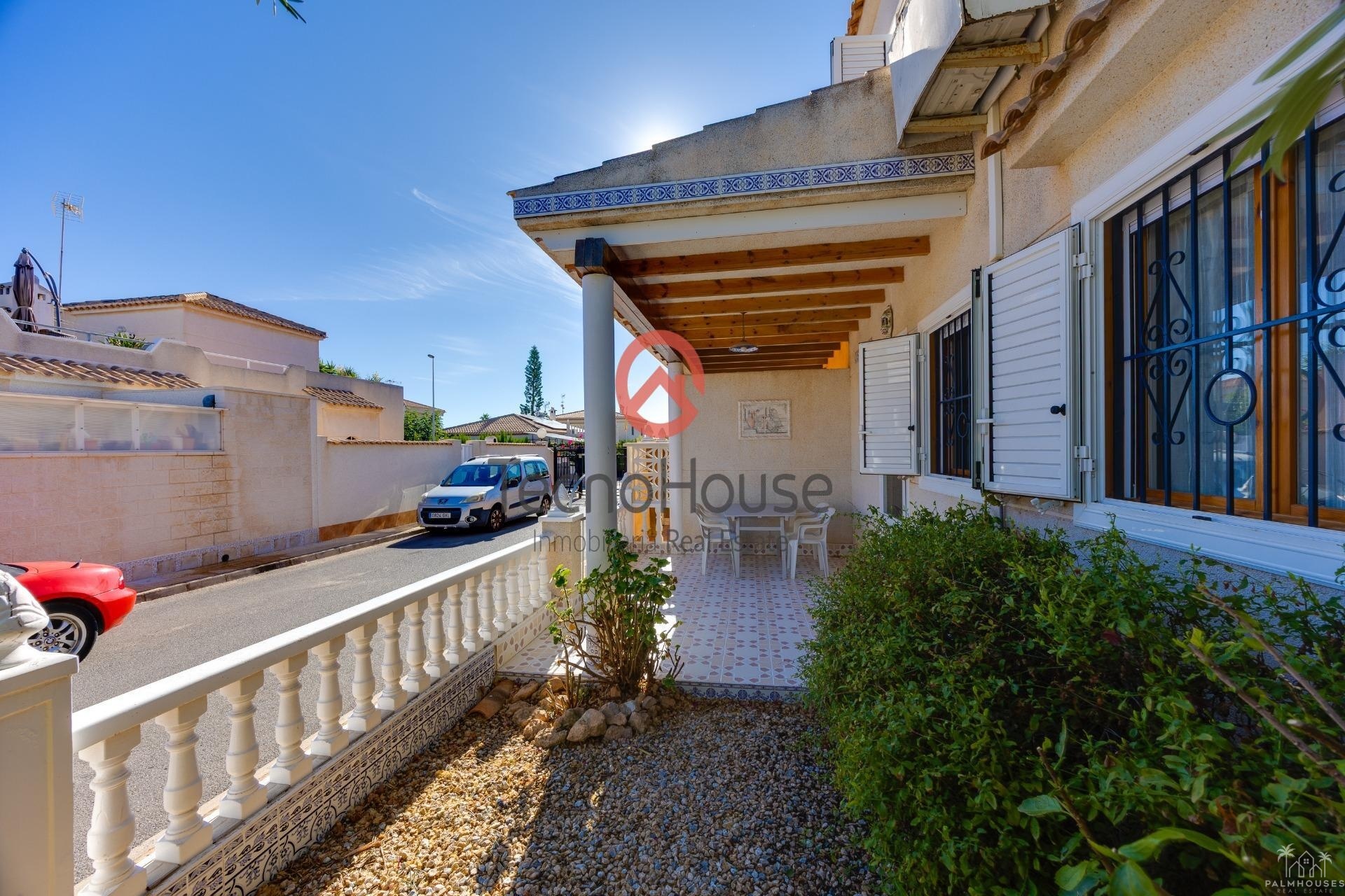 Herverkoop - Villa - Orihuela Costa - Playa Flamenca