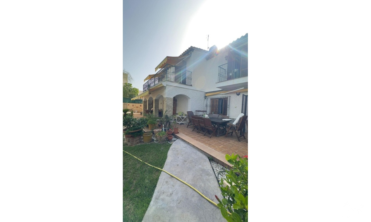 Herverkoop - Villa - Orihuela Costa - Punta Prima