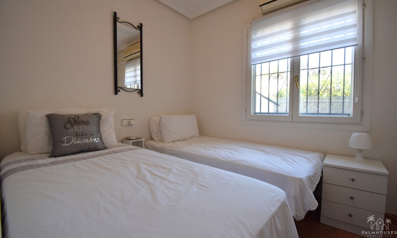 Herverkoop - Villa - Orihuela - Playa Flamenca
