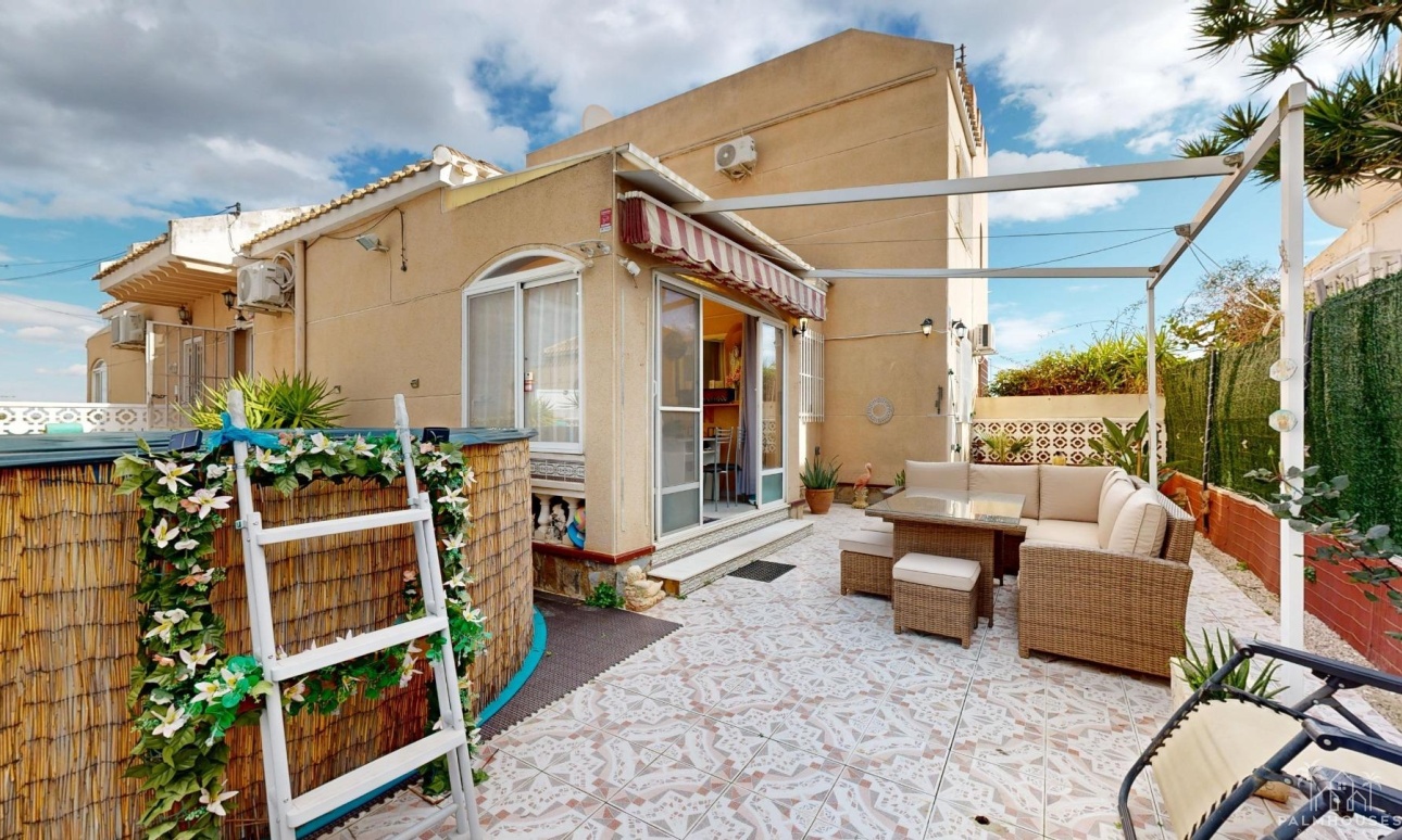 Herverkoop - Villa - San Miguel de Salinas - 03193