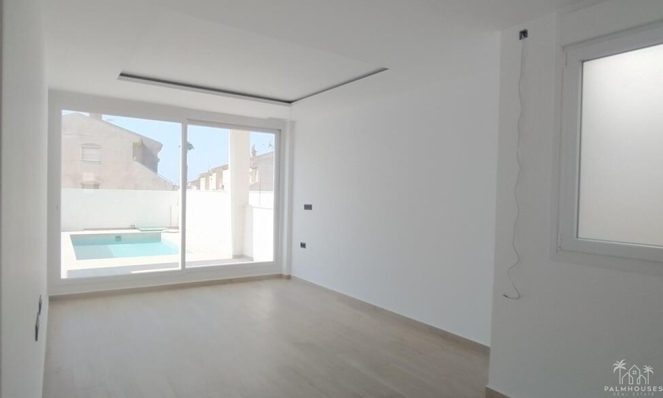 Herverkoop - Villa - Torrevieja - Aguas Nuevas