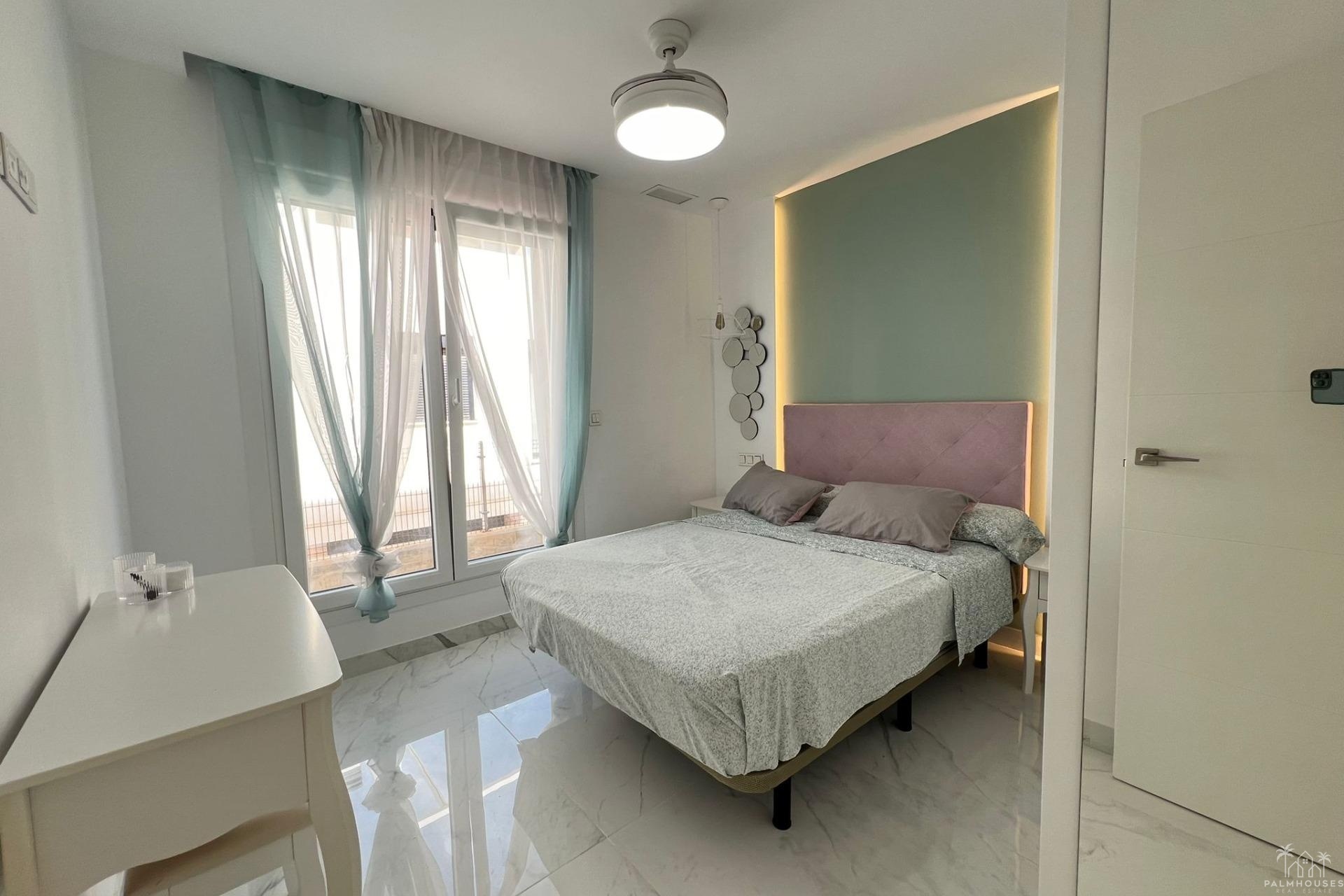 Herverkoop - Villa - Torrevieja - La Mata