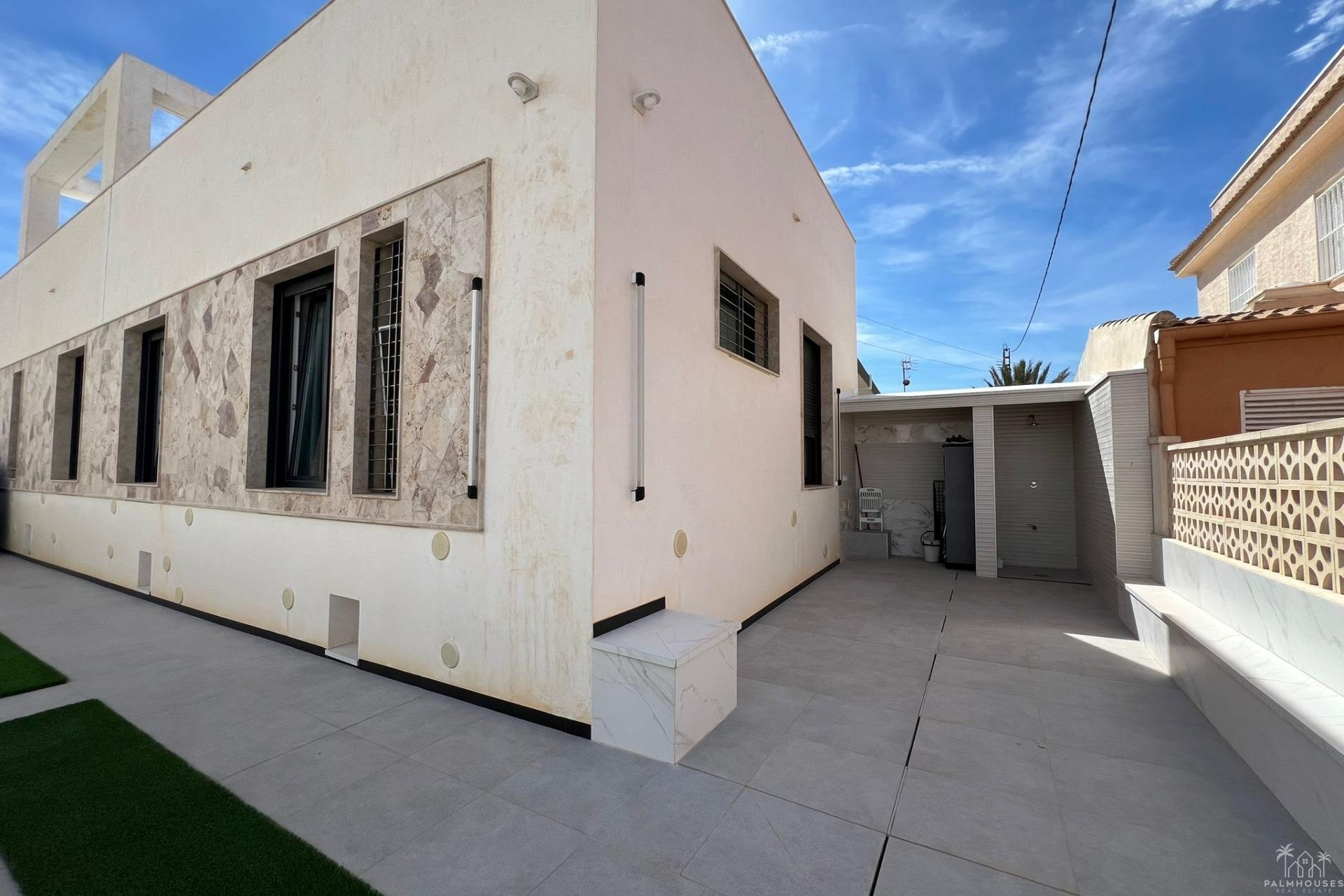 Herverkoop - Villa - Torrevieja - La Mata