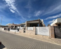 Herverkoop - Villa - Torrevieja - La Mata