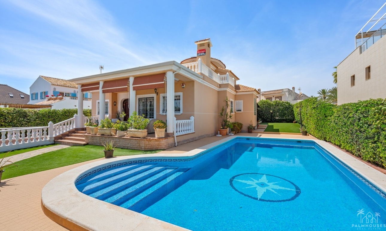 Herverkoop - Villa - Torrevieja - La Mata