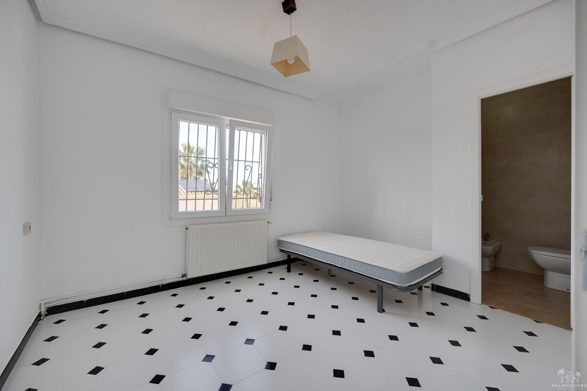 Herverkoop - Villa - Torrevieja - La Siesta