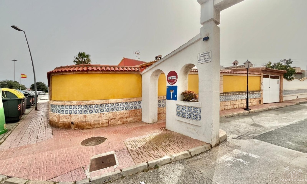 Herverkoop - Villa - Torrevieja - Los Balcones