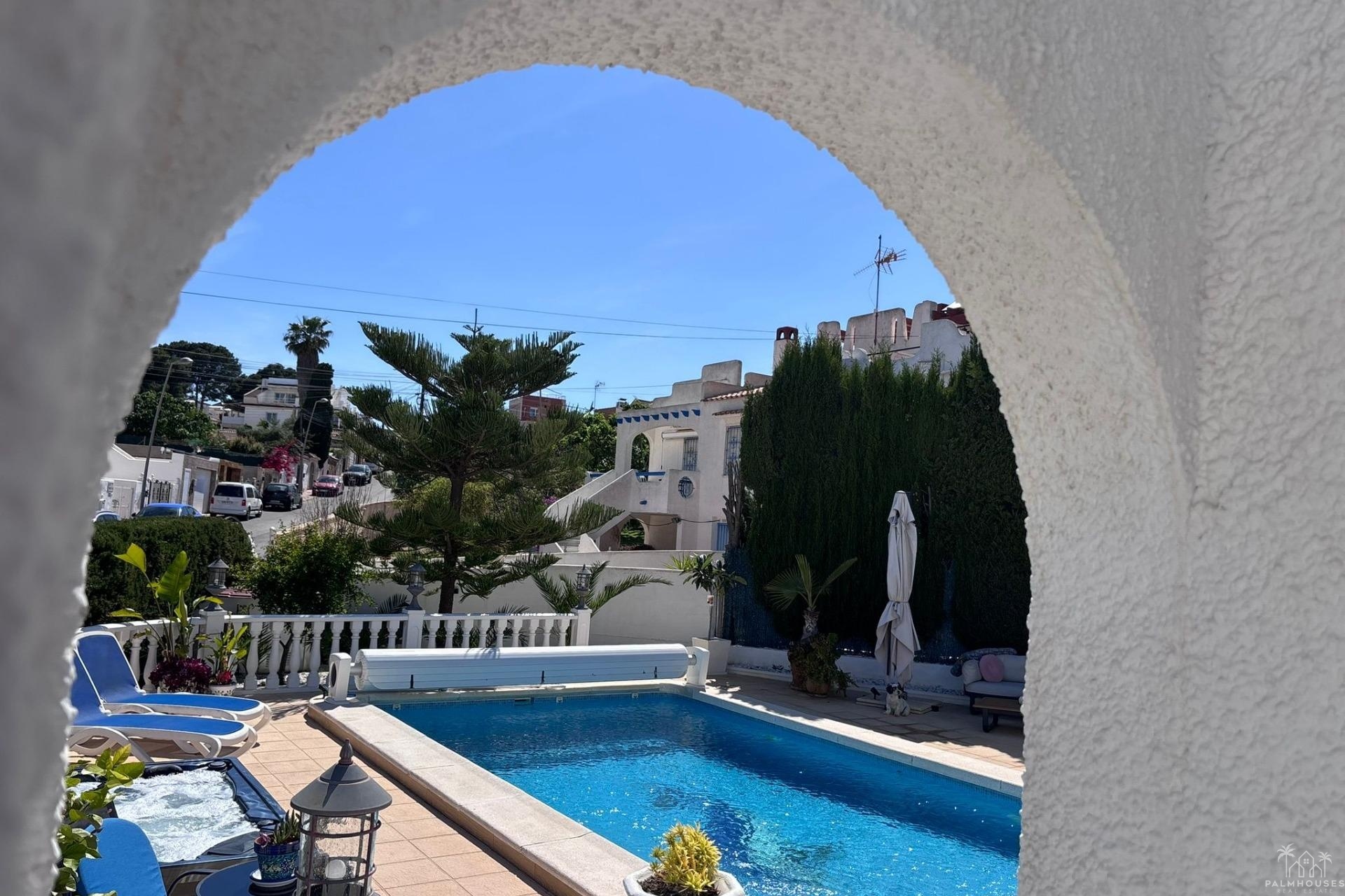 Herverkoop - Villa - Torrevieja - Los Balcones