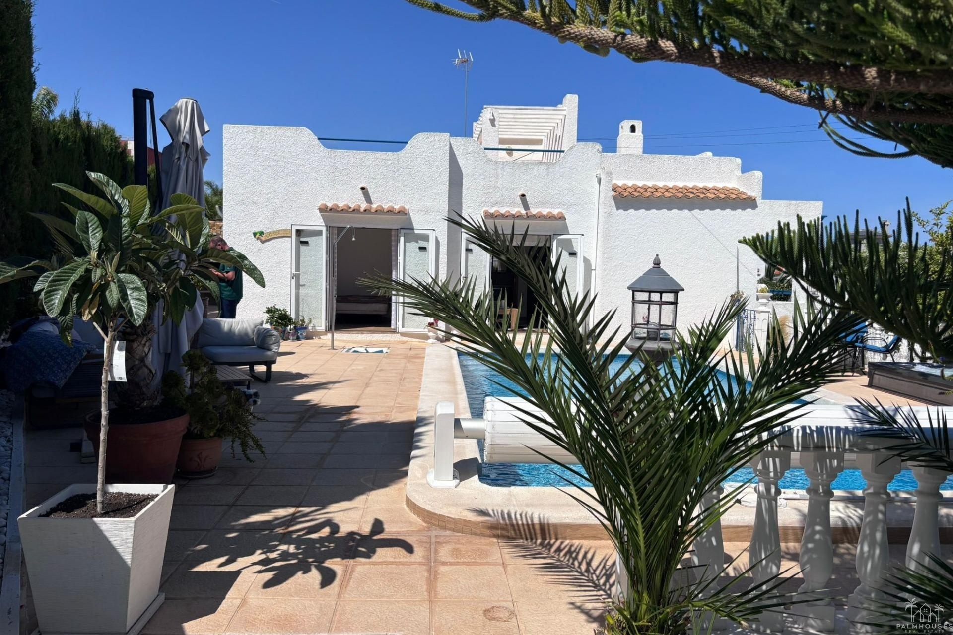 Herverkoop - Villa - Torrevieja - Los Balcones