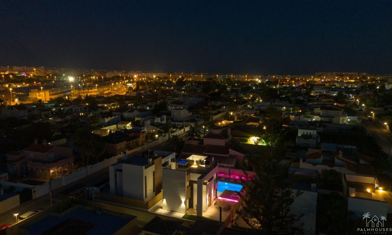 Herverkoop - Villa - Torrevieja - Torrevieja Centro