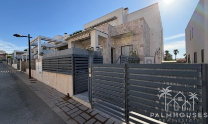 House - Resale - Torrevieja - Aguas Nuevas