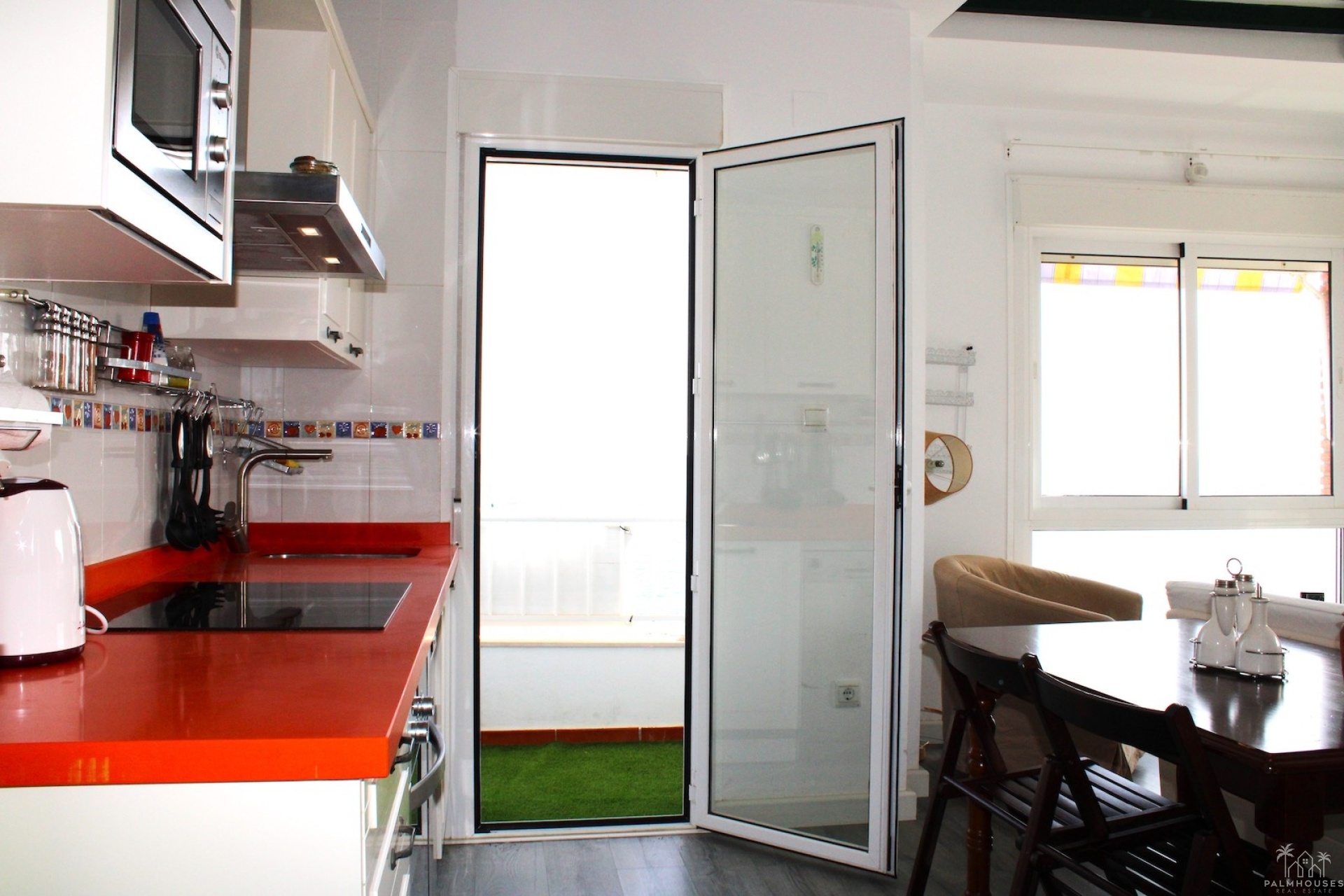 Resale - Apartments - Algarrobo Costa - Costa del Sol
