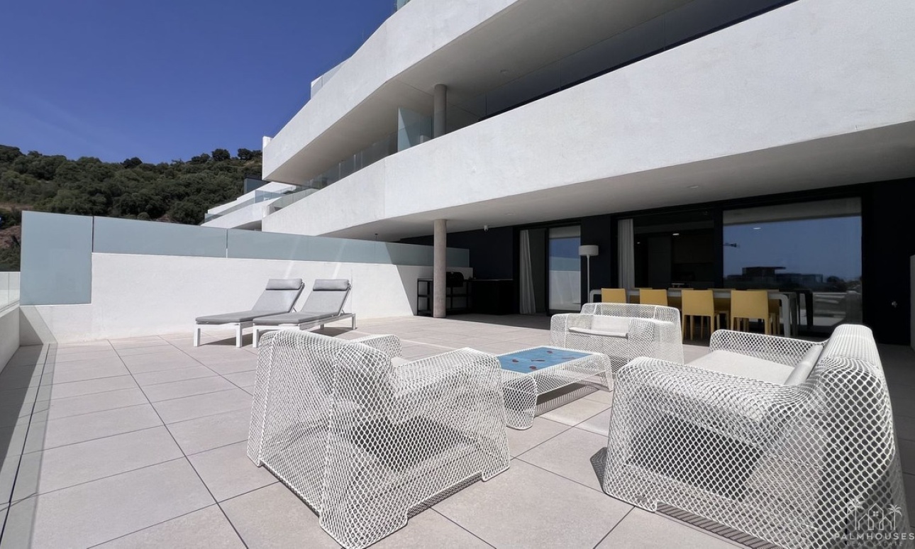 Resale - Apartments - Altos de los Monteros - Inland