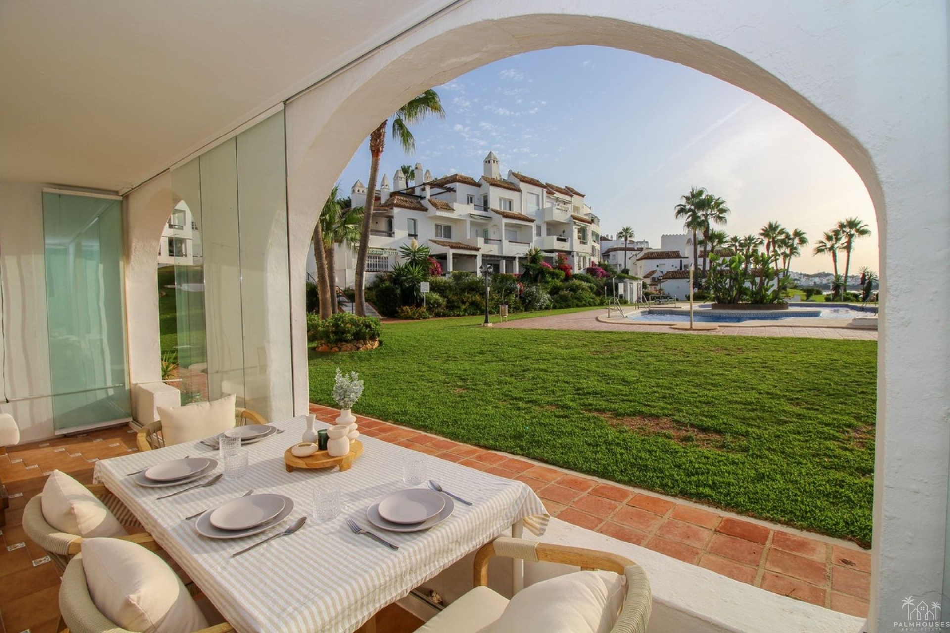 Resale - Apartments - Calahonda - Costa del Sol