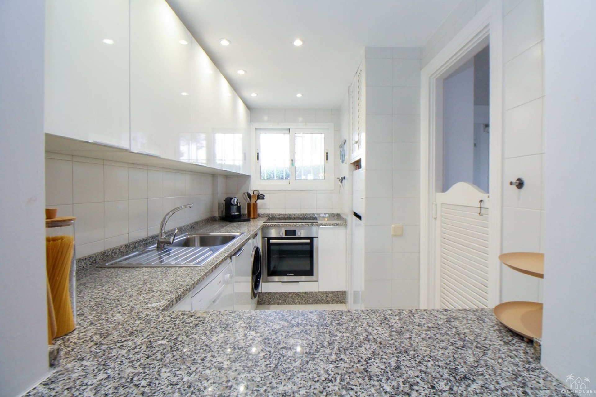 Resale - Apartments - Calahonda - Costa del Sol