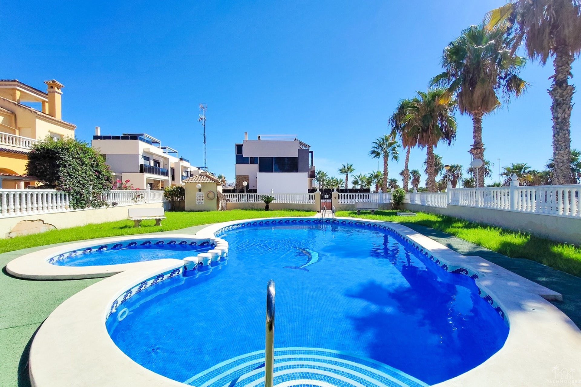 Resale - Apartments - Orihuela Costa - Costa Blanca