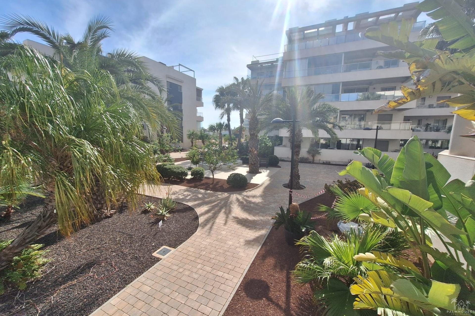 Resale - Apartments - Orihuela Costa - Los Dolses