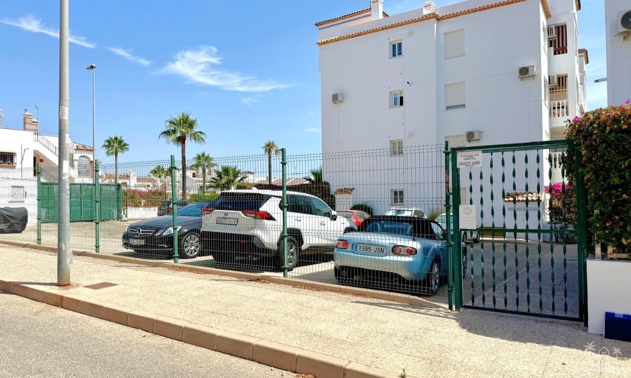Resale - Apartments - Orihuela Costa - Villamartin