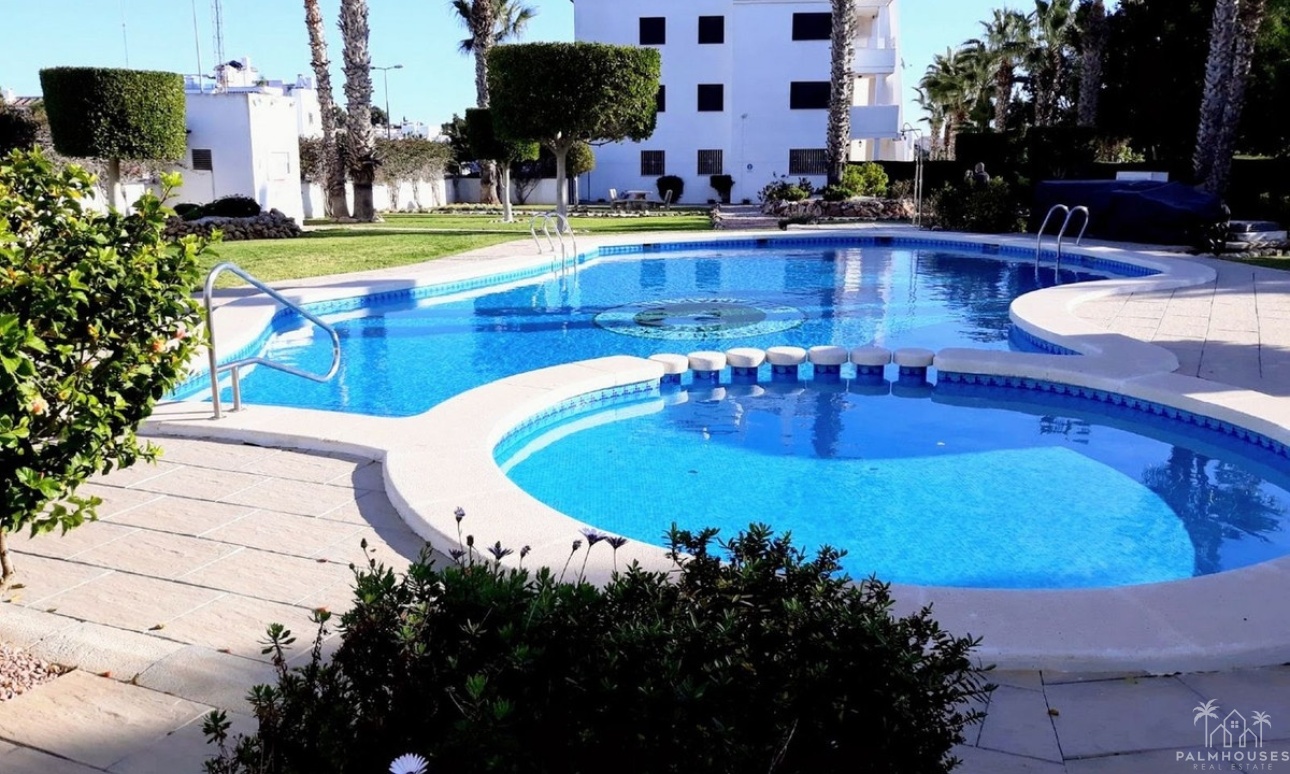 Resale - Apartments - Orihuela - Villamartin
