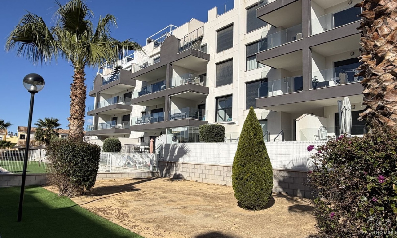 Resale - Apartments - Orihuela - Villamartin