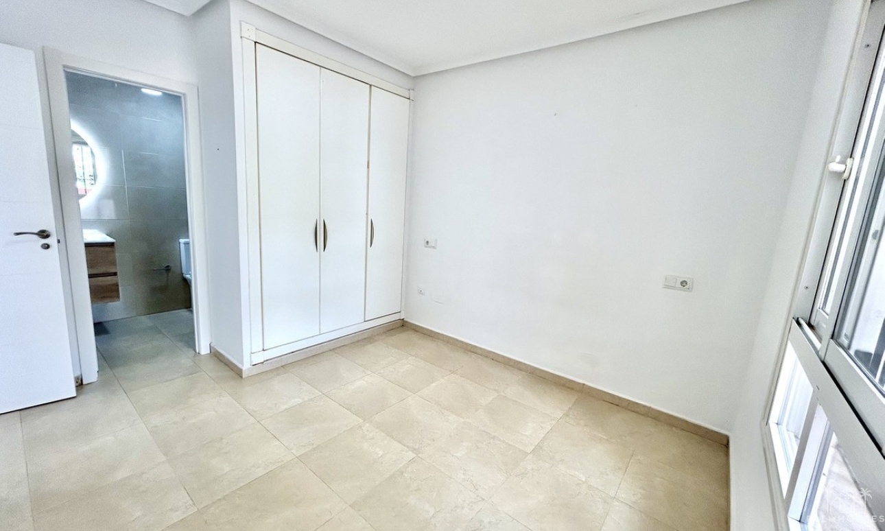 Resale - Apartments - Orihuela - Villamartin