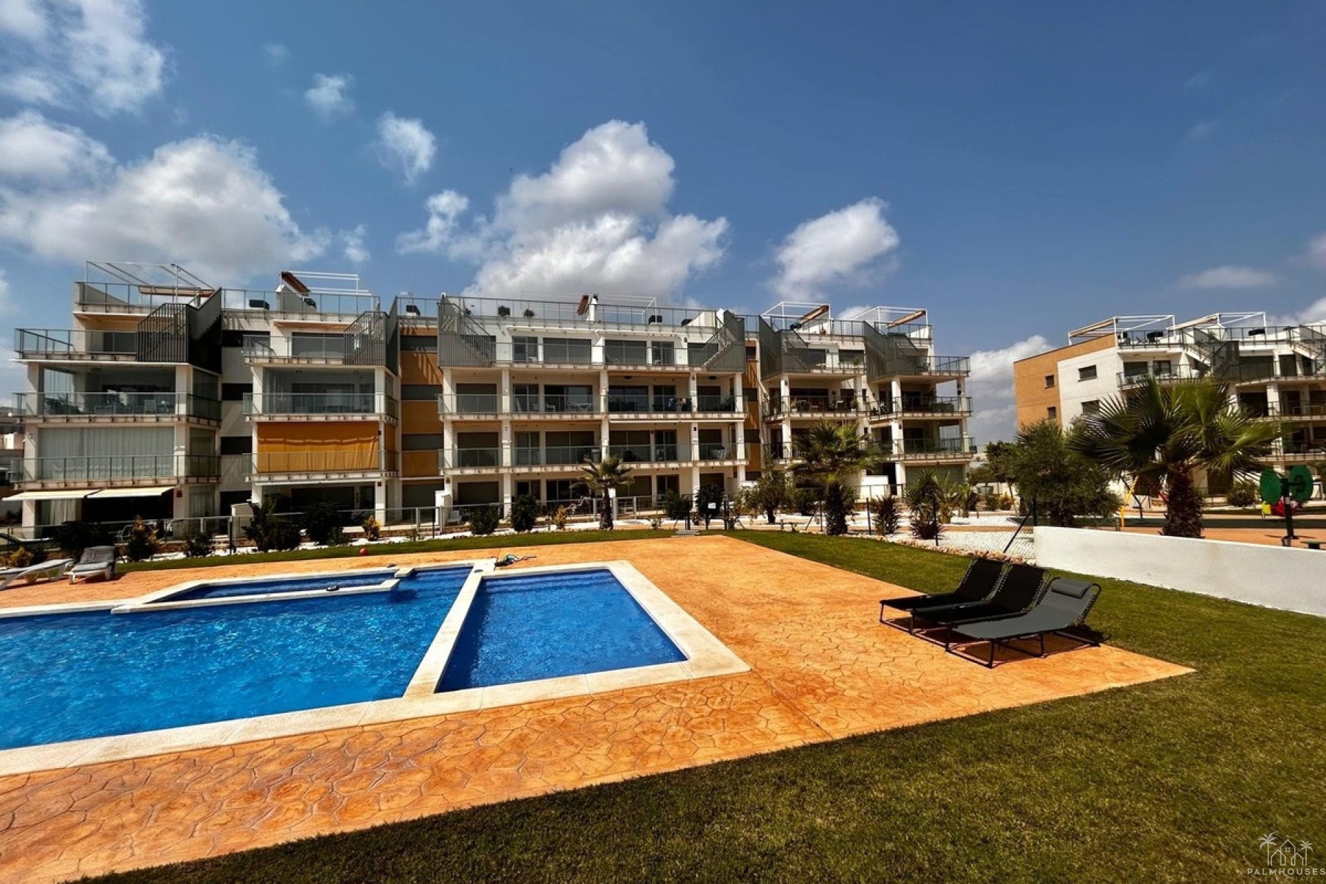 Resale - Apartments - Orihuela - Villamartin