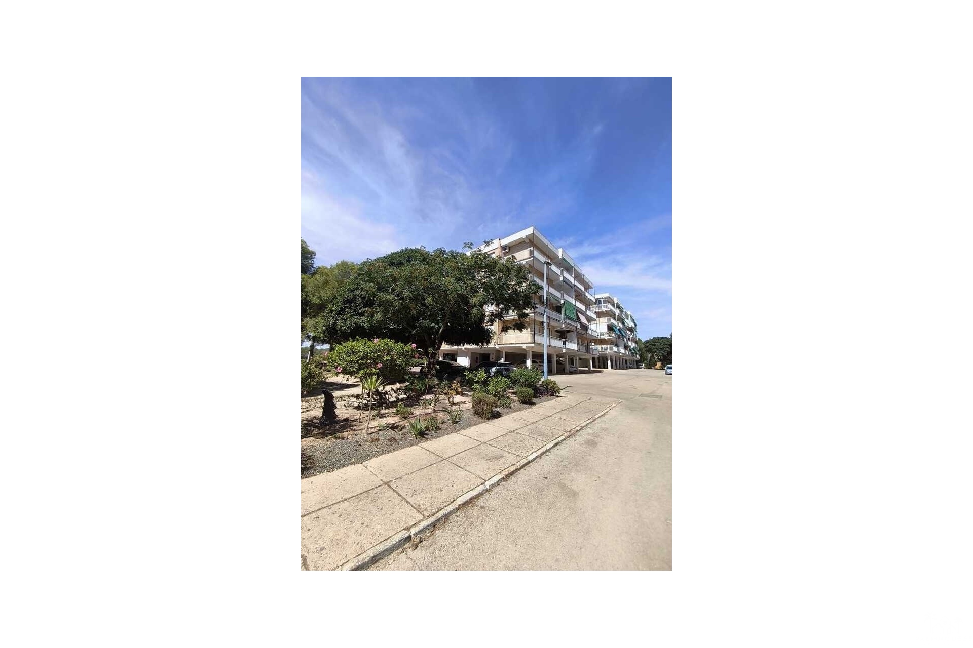 Resale - Apartments - Punta Prima - Costa Blanca