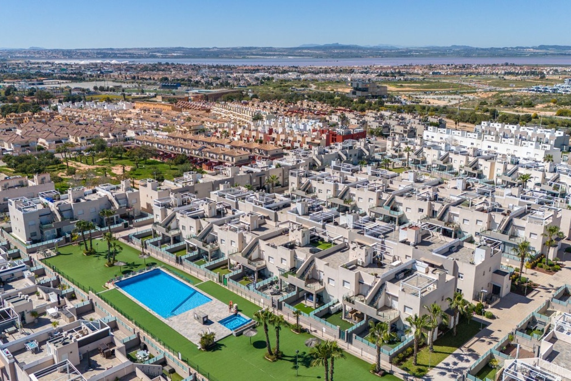 Resale - Apartments - Torrevieja - Aguas Nuevas