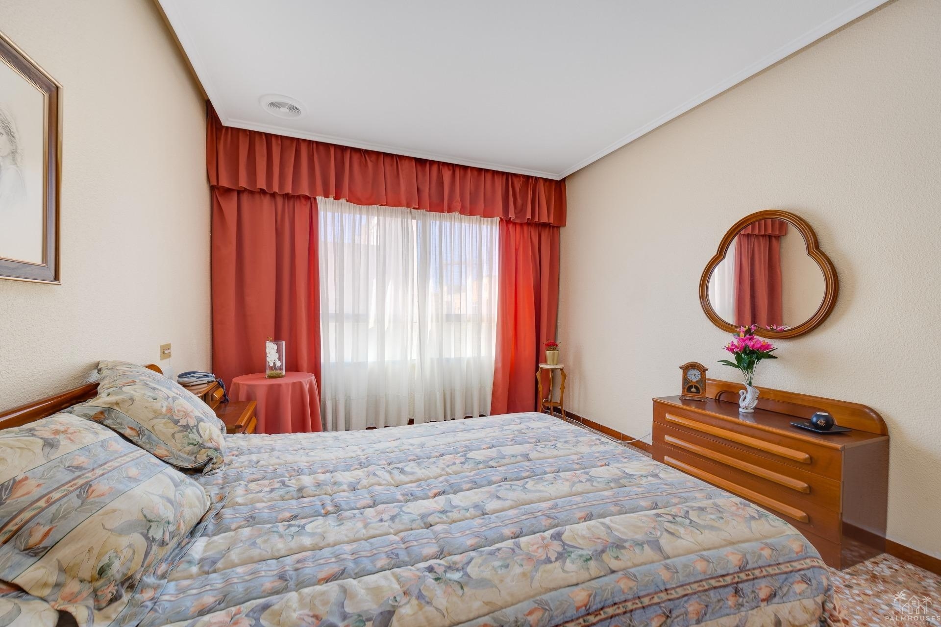 Resale - Apartments - Torrevieja - Center