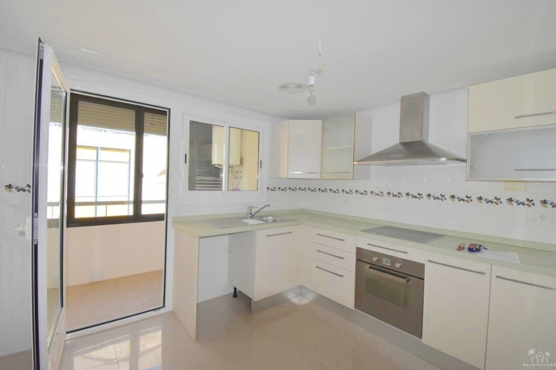 Resale - Apartments - Torrevieja - Centro - Muelle Pesquero