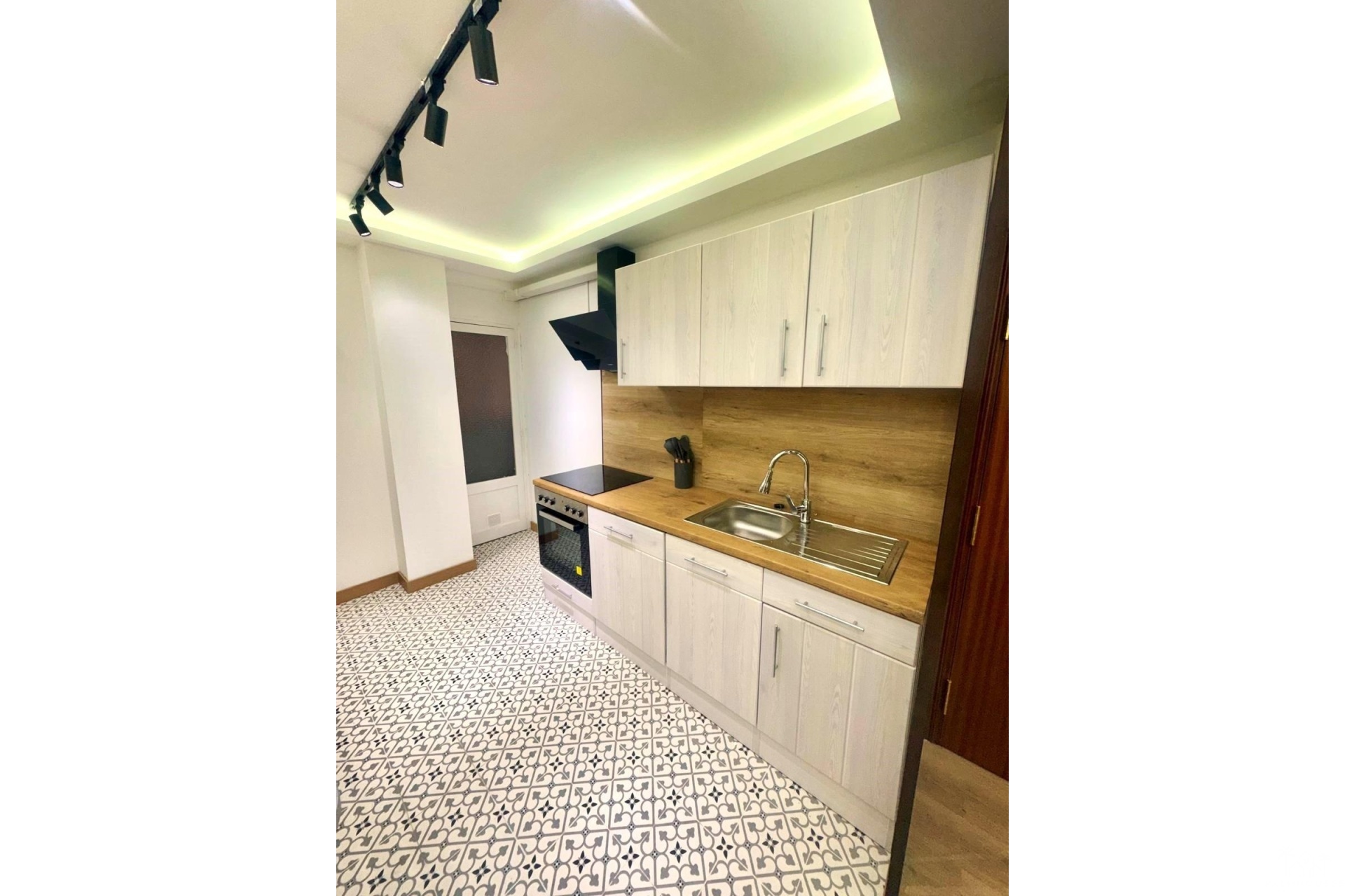 Resale - Apartments - Torrevieja - Centro - Muelle Pesquero