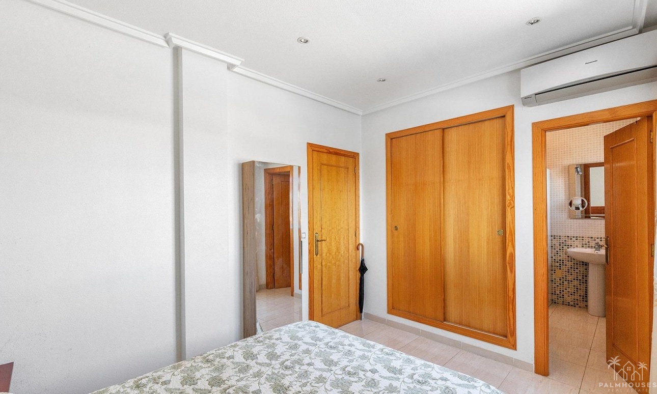 Resale - Apartments - Torrevieja - Estacion de autobuses