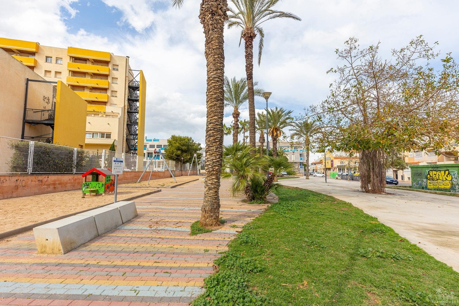 Resale - Apartments - Torrevieja - Estacion de autobuses