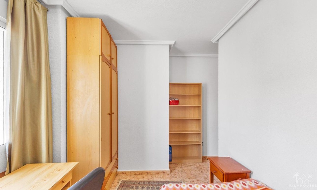 Resale - Apartments - Torrevieja - Estacion de autobuses