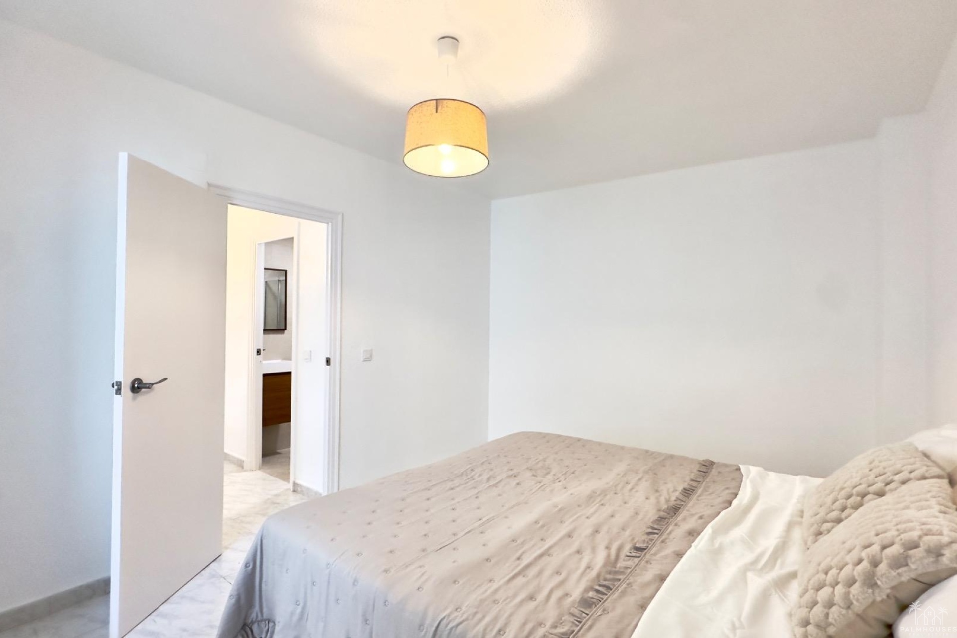 Resale - Apartments - Torrevieja - Estacion de autobuses