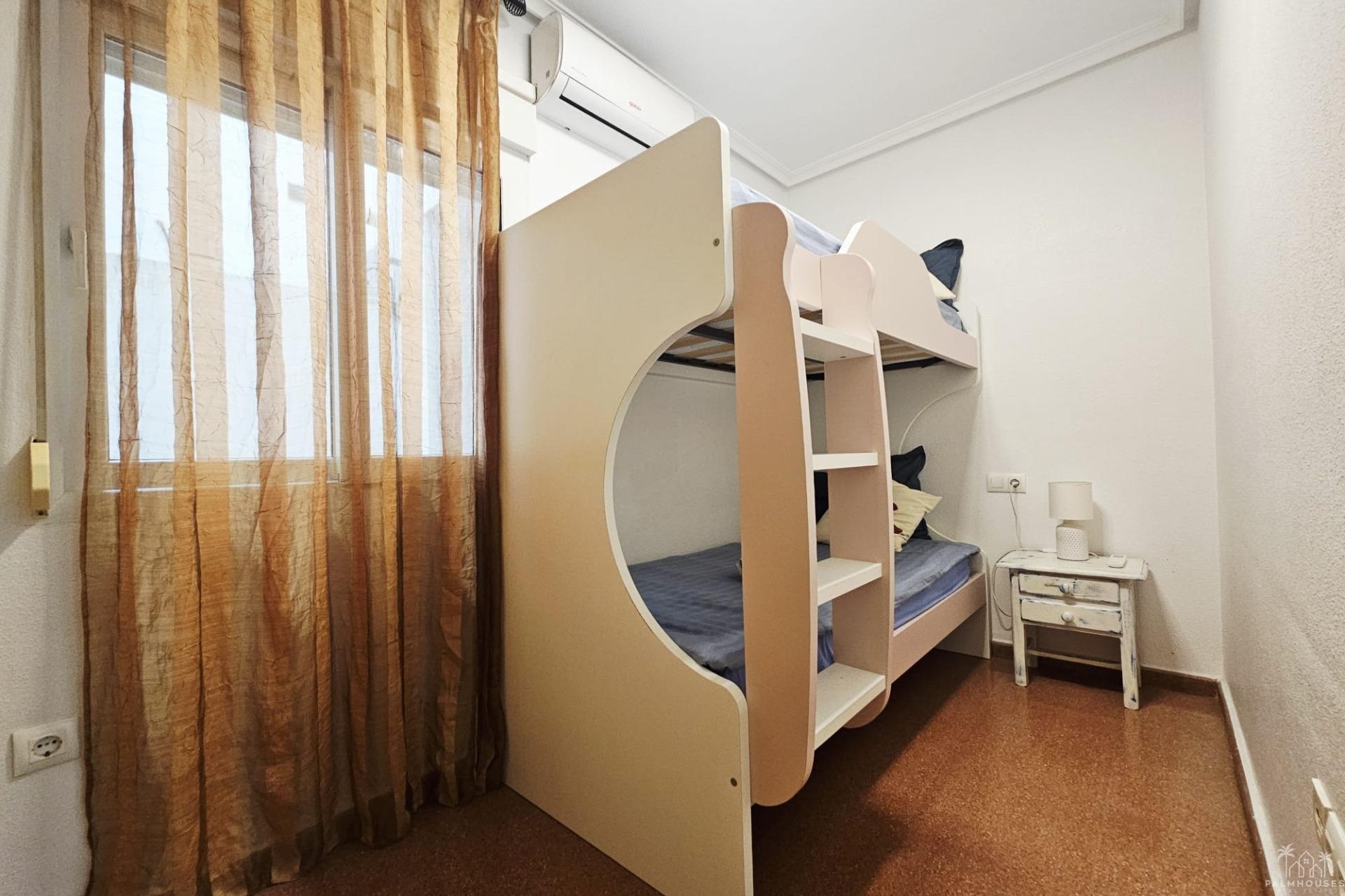 Resale - Apartments - Torrevieja - Estacion de autobuses